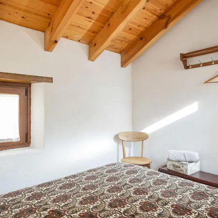 Дом отдыха Captivating Mansion In Planolas With Balcony Планолес