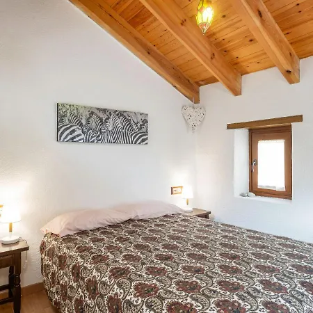 Дом отдыха Captivating Mansion In Planolas With Balcony *
