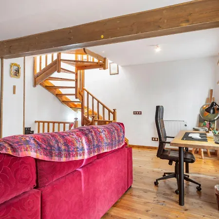 Дом отдыха Captivating Mansion In Planolas With Balcony *